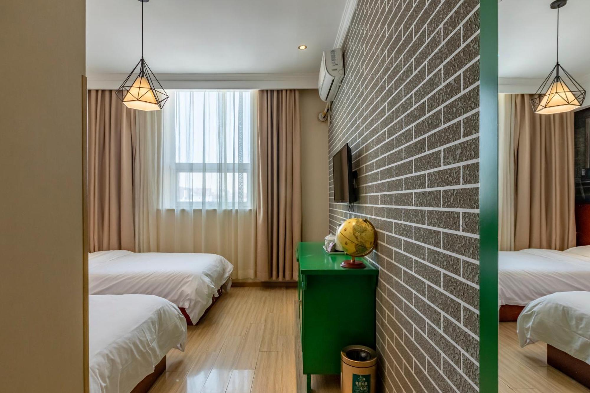 Happy Dragon Center Alley Hotel Beijing