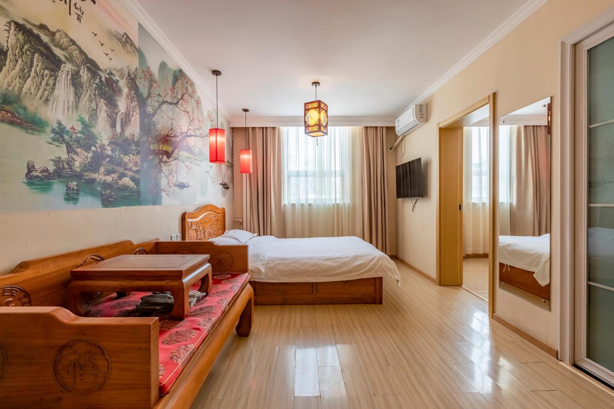 Hotel Happy Dragon Center Alley 3*
