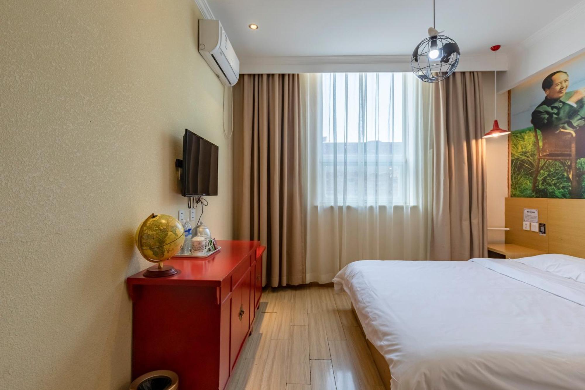 Happy Dragon Center Alley Hotel 3*