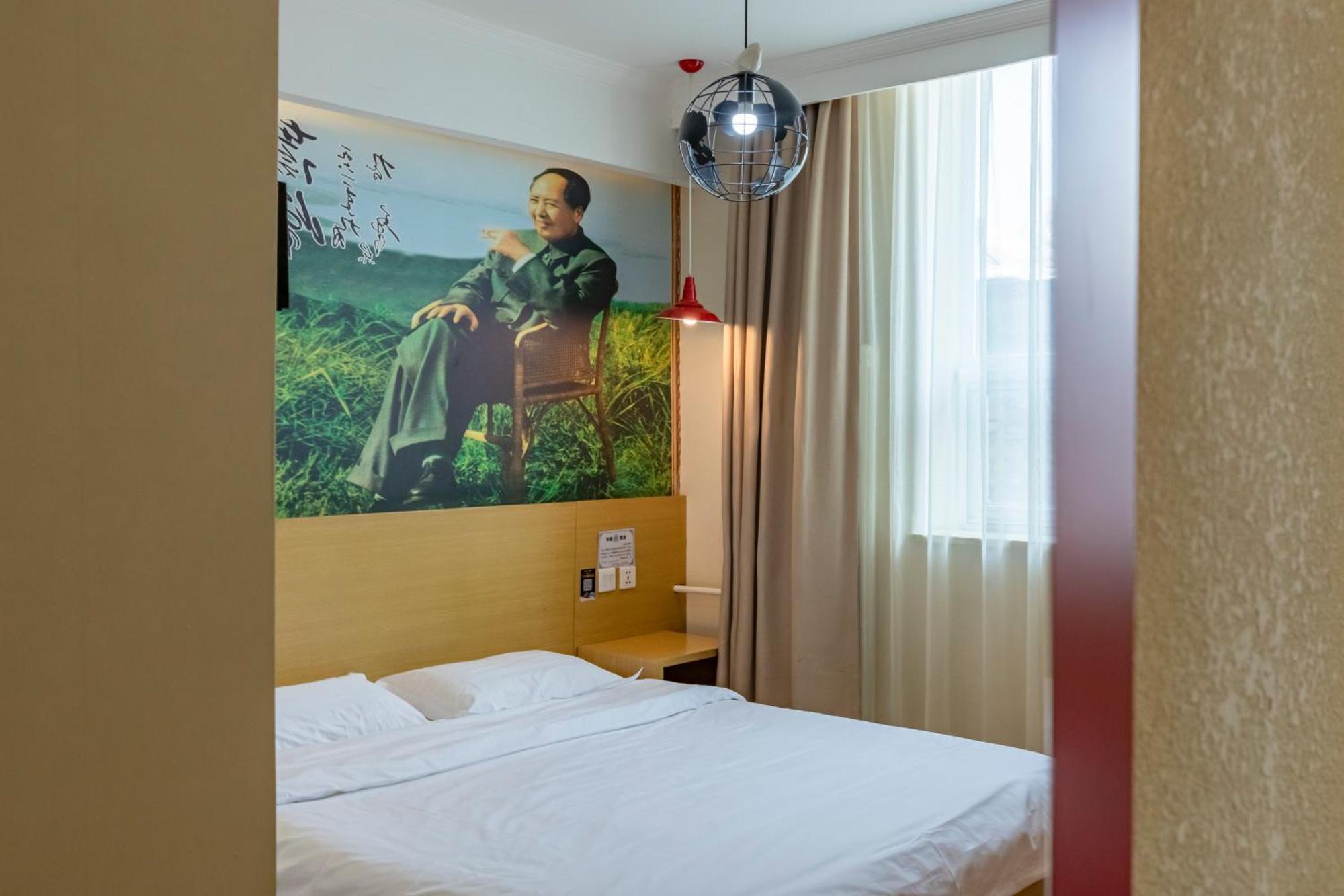 Happy Dragon Center Alley Hotel